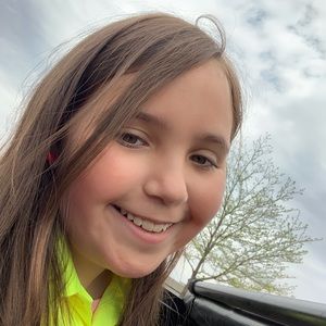 Meet your Posher, Eva